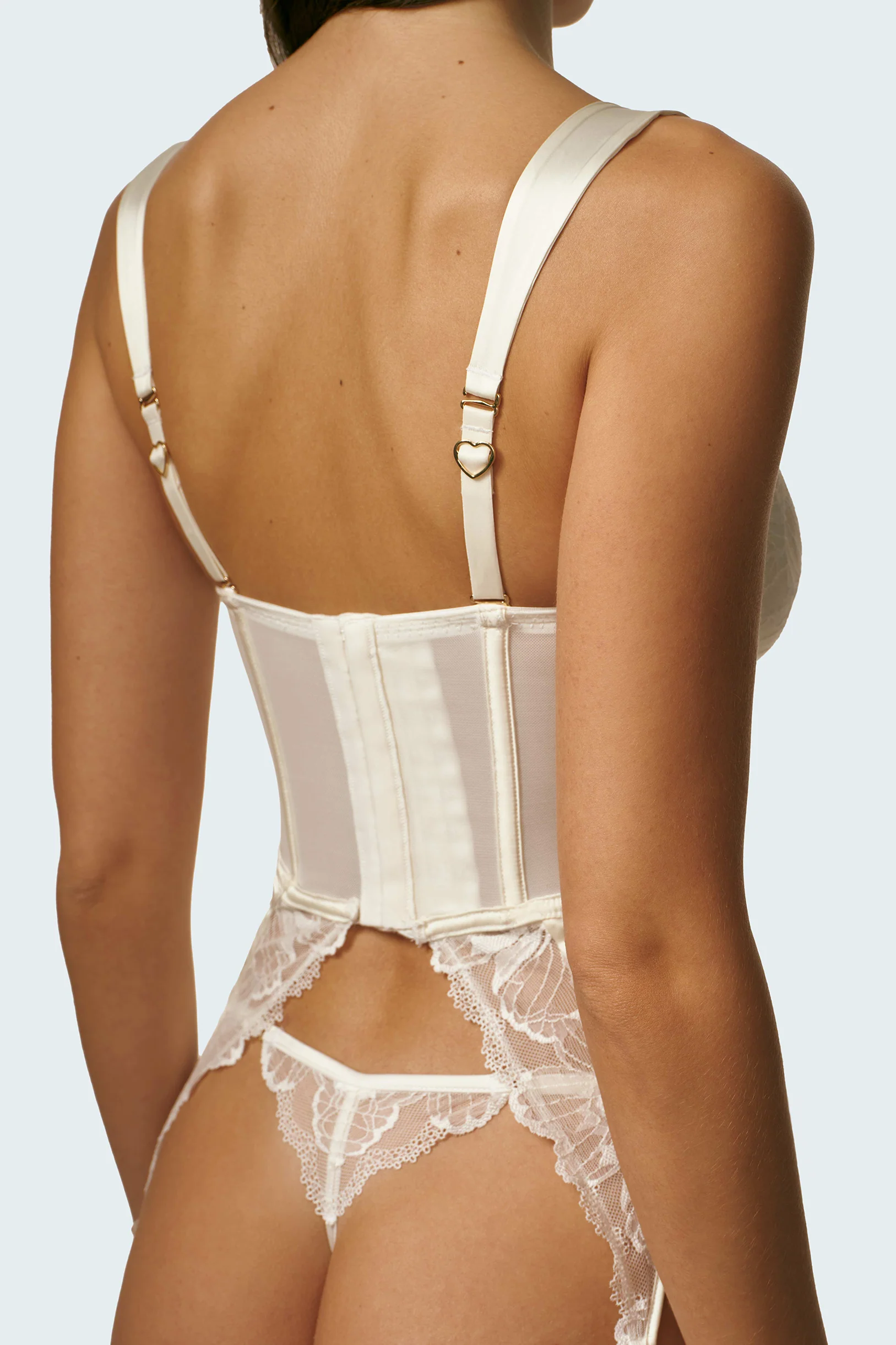 The Showpiece Basque - Image 9